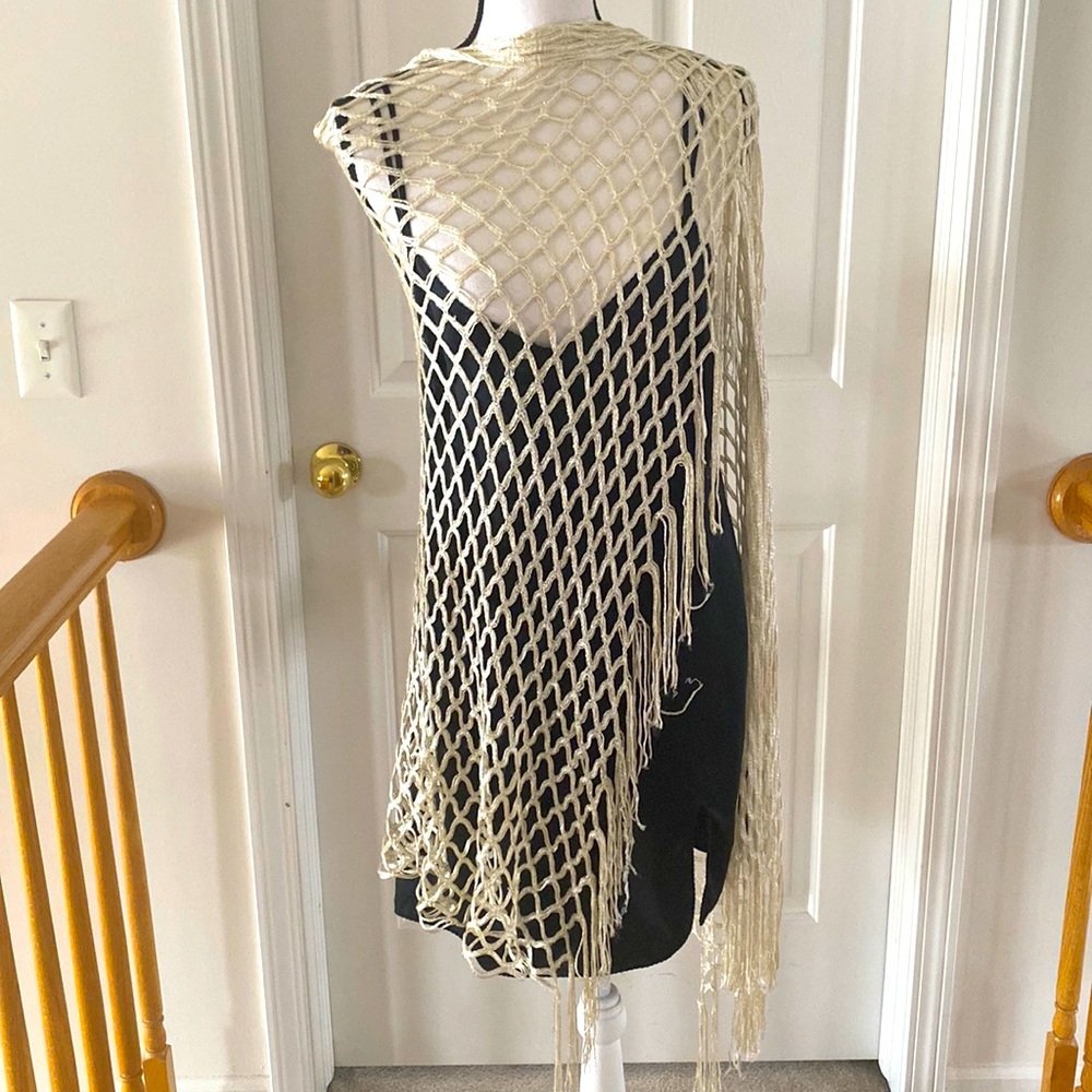 07:07- Beautiful Netted Shawl/Wrap